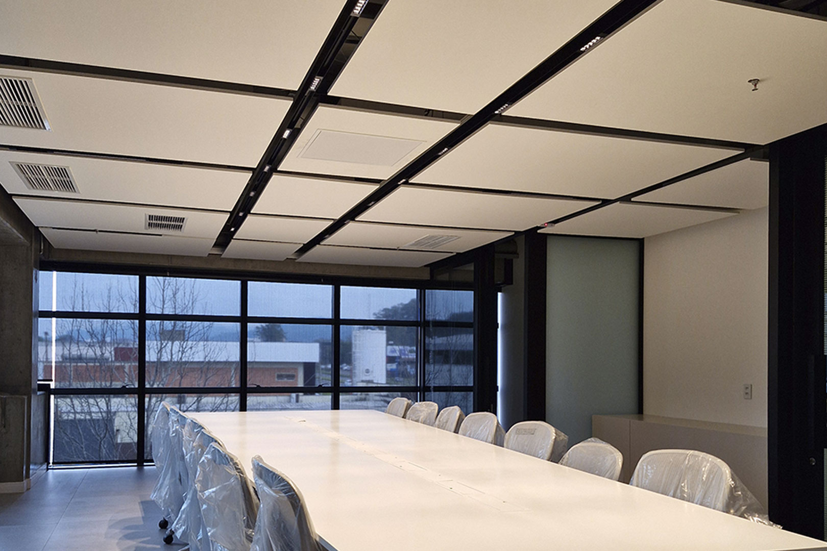 Imagem do projeto Stella Iluminação Baffles e Nuvens Acústicas - 7