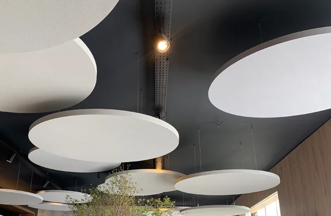 Nuvens suspensas acústicas