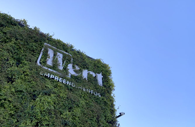 Wert utilizou baffles acústicos da divisystem