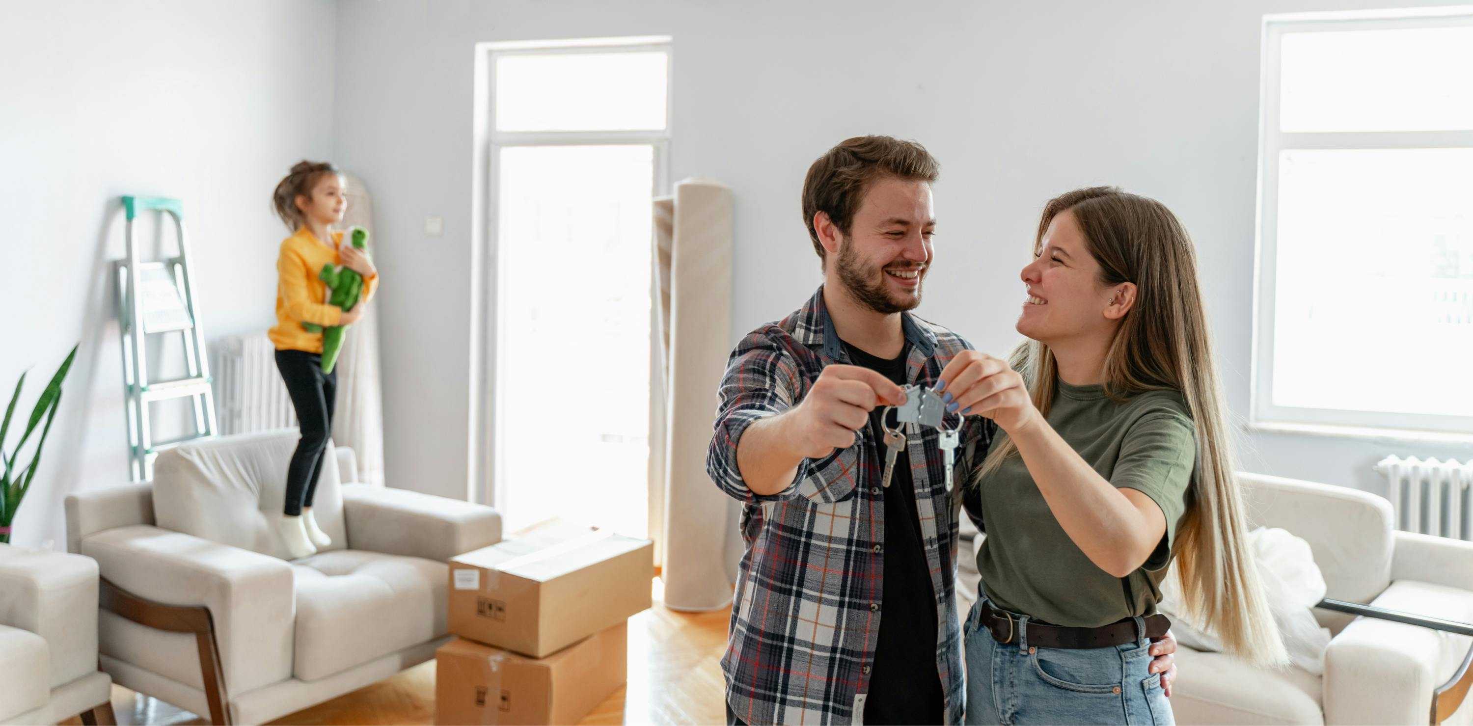 Famille emménagant dans une nouvelle maison