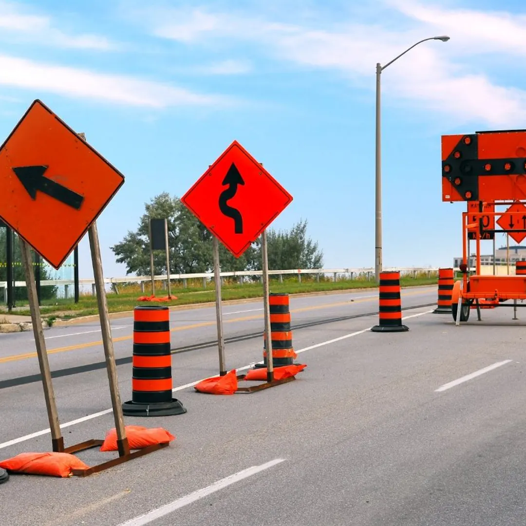 conflicting road signs 