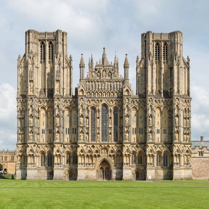 Wells Cathedral - Gothic delight full of treasures