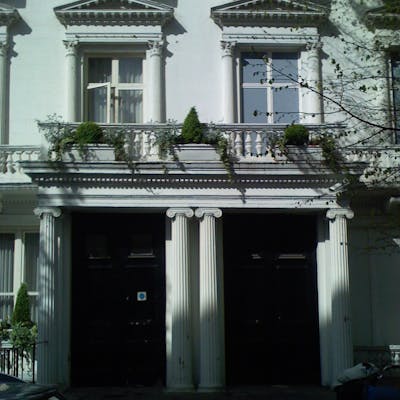 23 and 24 Leinster Gardens, Bayswater - not much room inside!