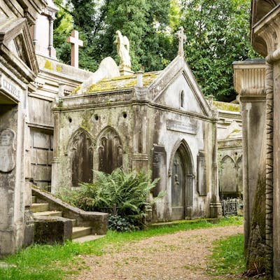 Highgate Cemetery - magnificent Victorian resting place