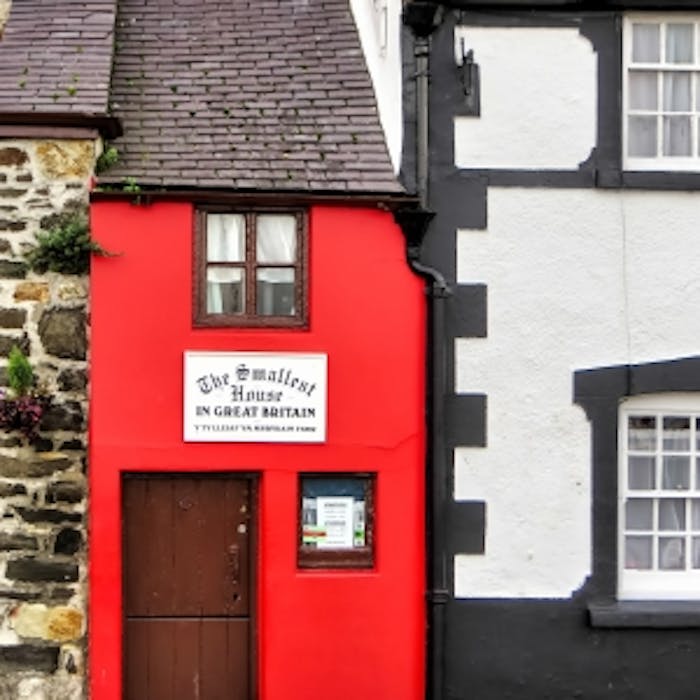 Mind your head! - the Smallest House in Britain