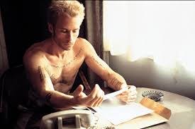 Guy Pearce as Leo in Memento