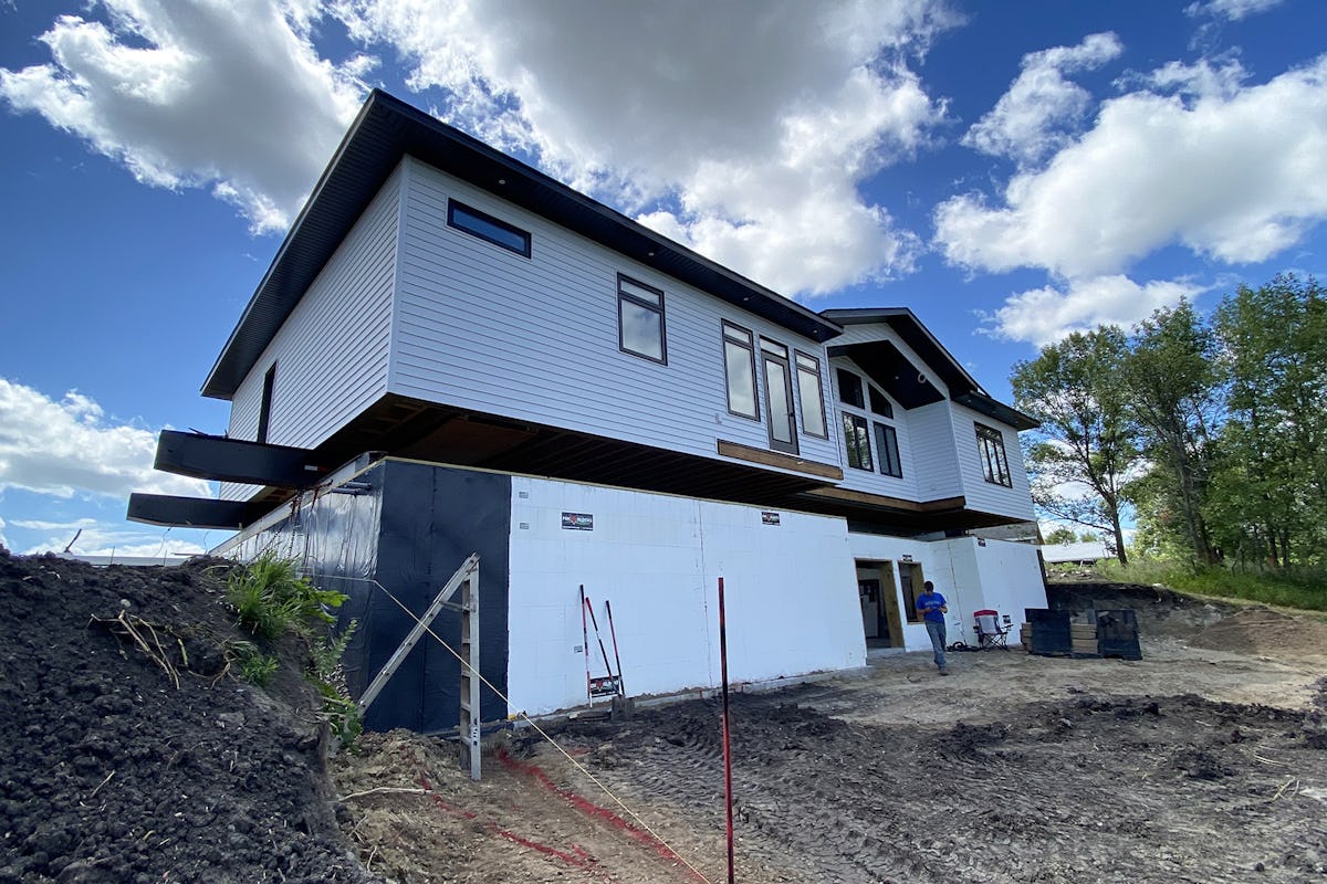 pre-built home moving