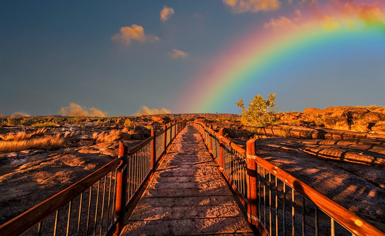 Pont avec arc en ciel