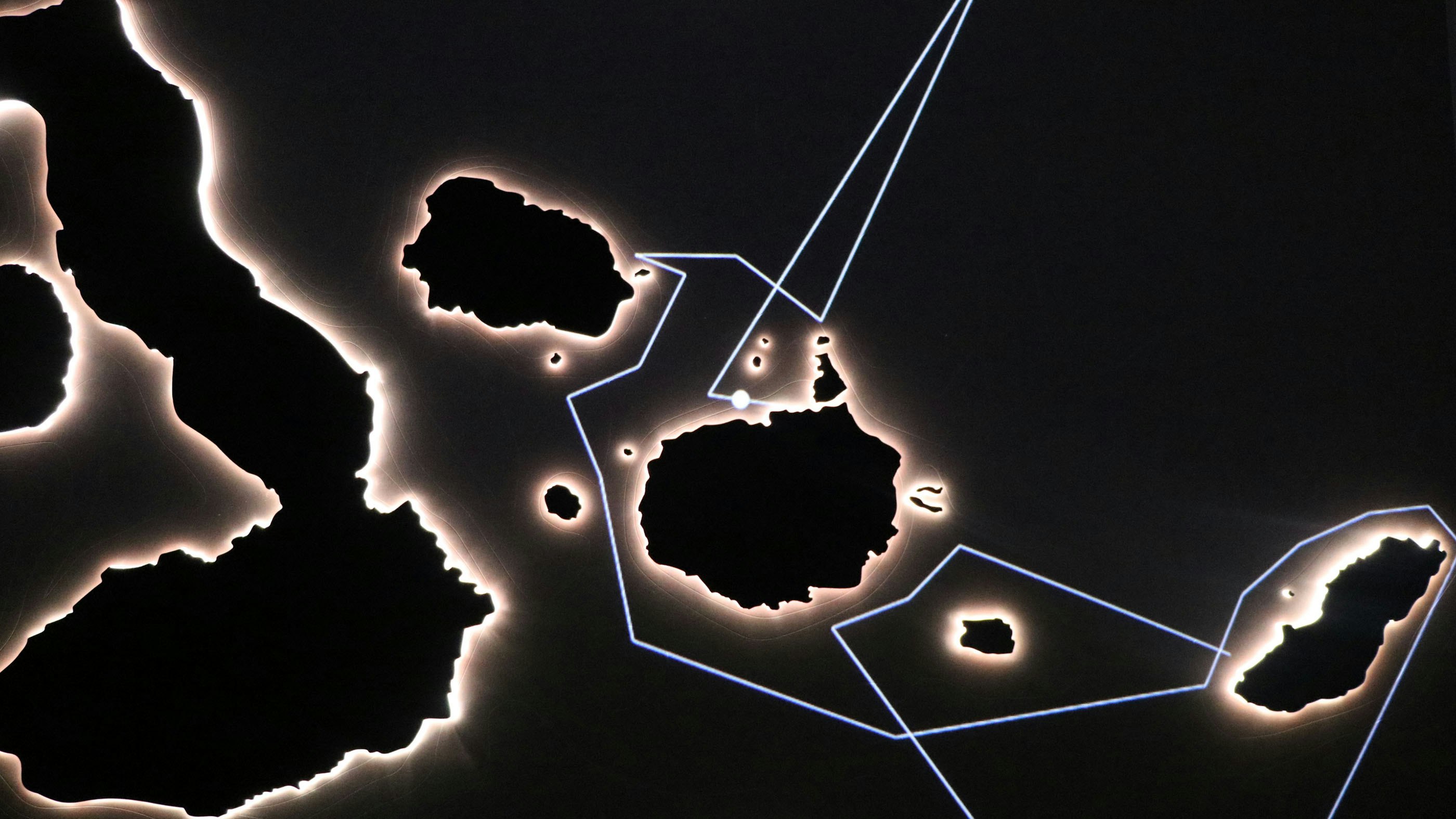 Sketchin - Case - Silversea Silver Origin Galapagos Islands - 3d map night illumination 