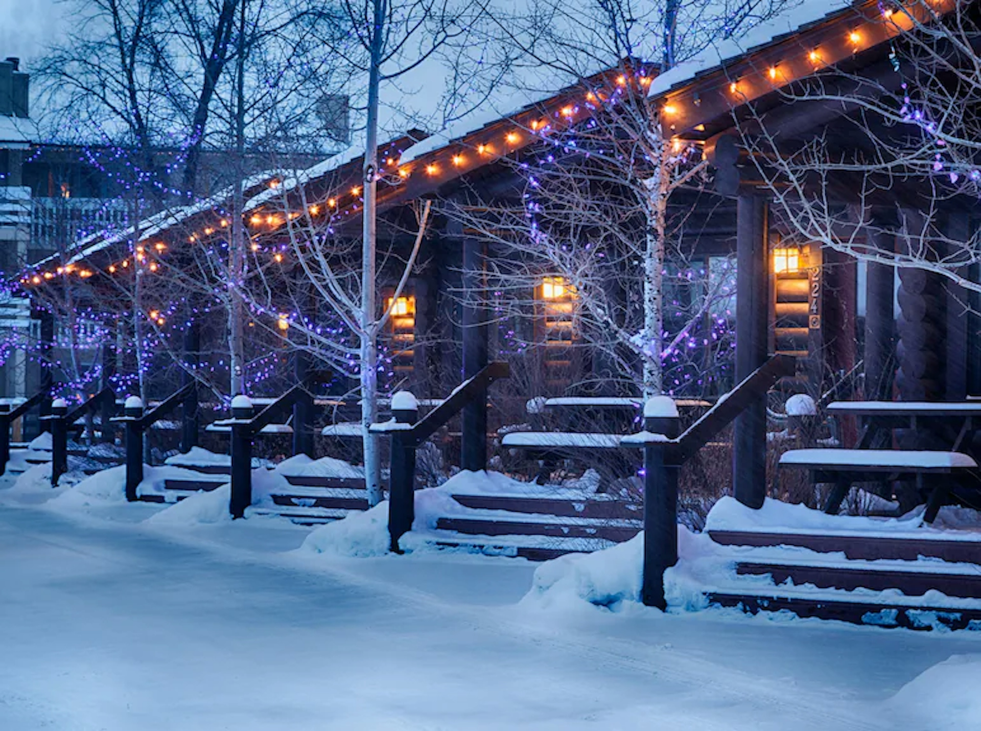 Exterior of Elk Country Inn in the winter