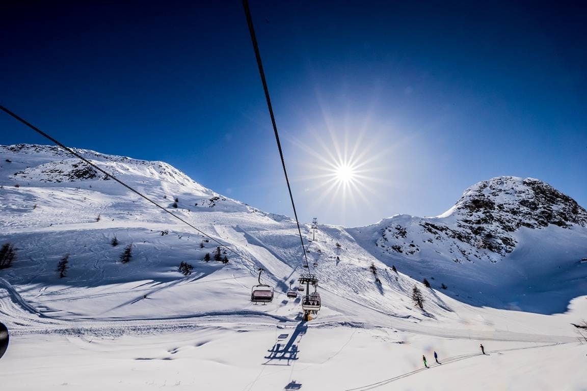 Sunny bluebird day at La Thuile.
