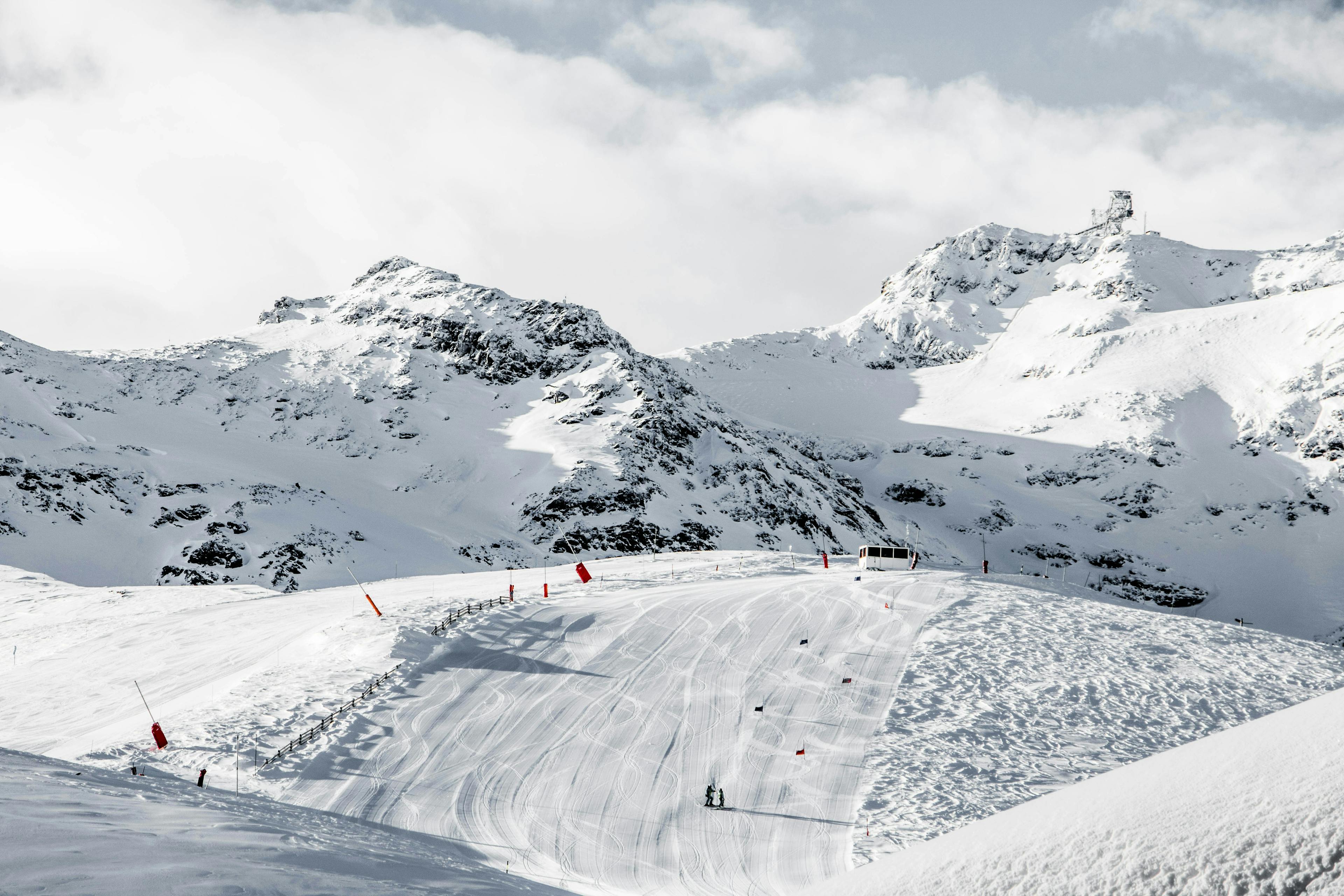 Overlook of the Val Thorens ski area.