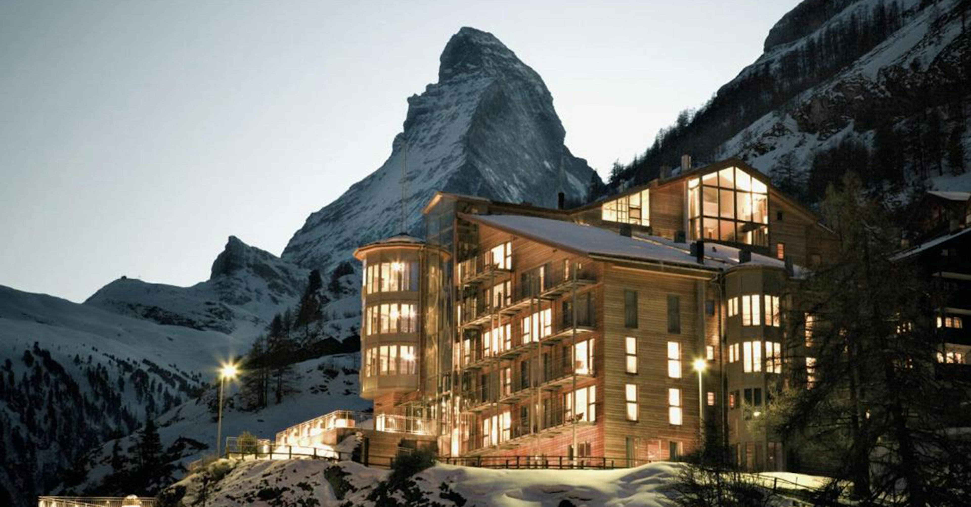 A picturesque view of a hotel in Zermatt,