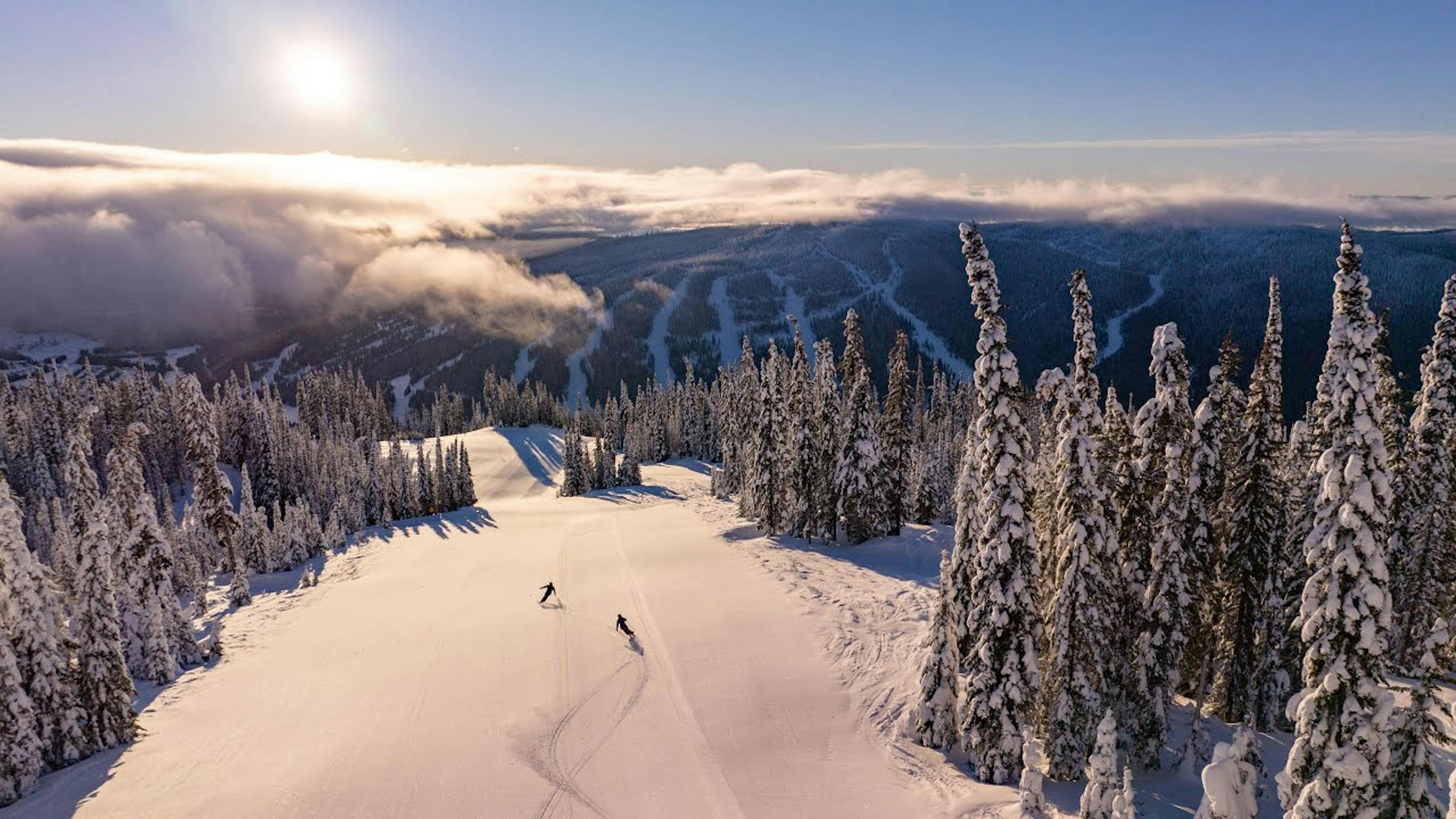 An afternoon of skiing at Sun Peaks