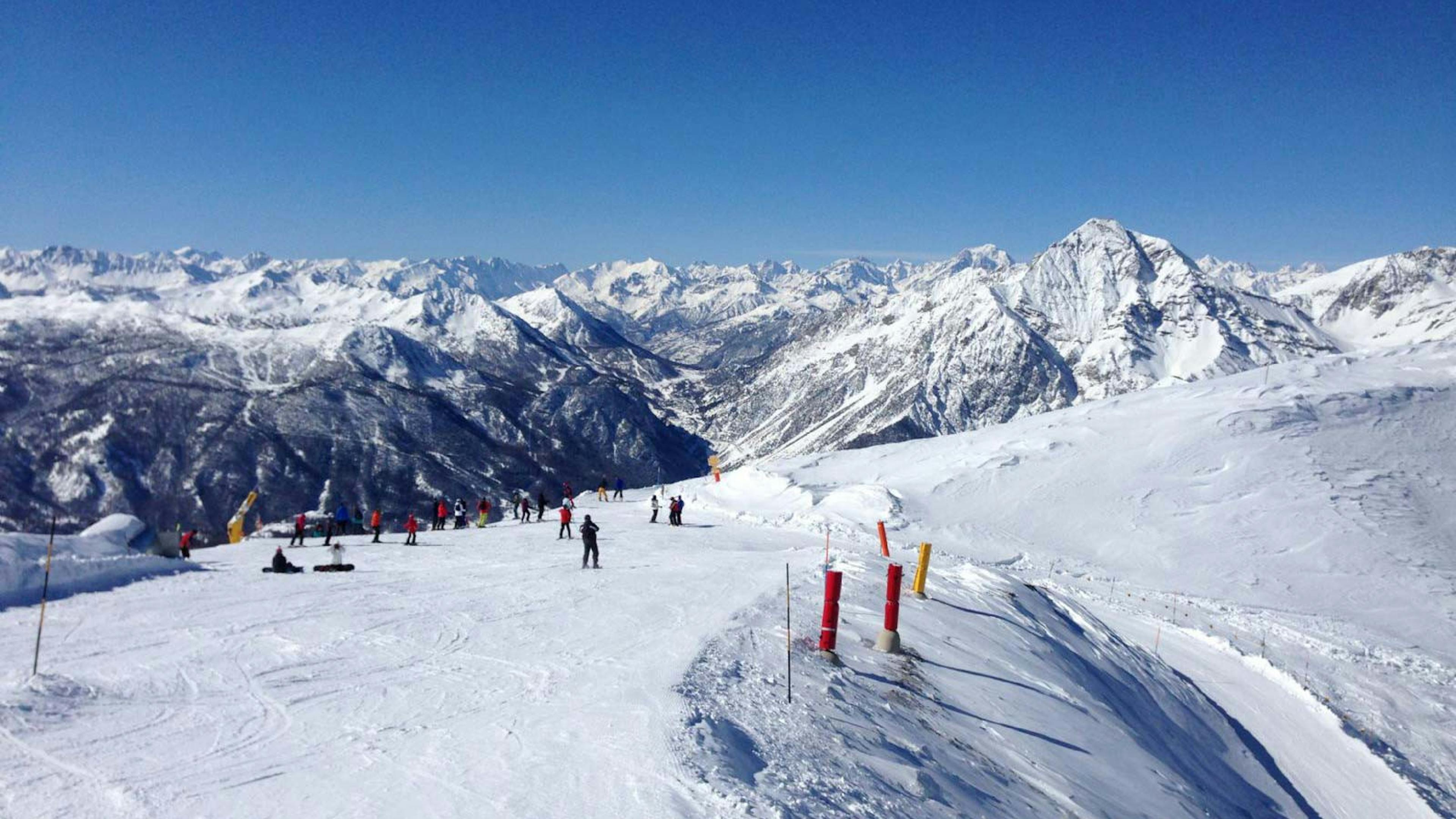 Mountains and runs at Sauze d'Oulx in Italy