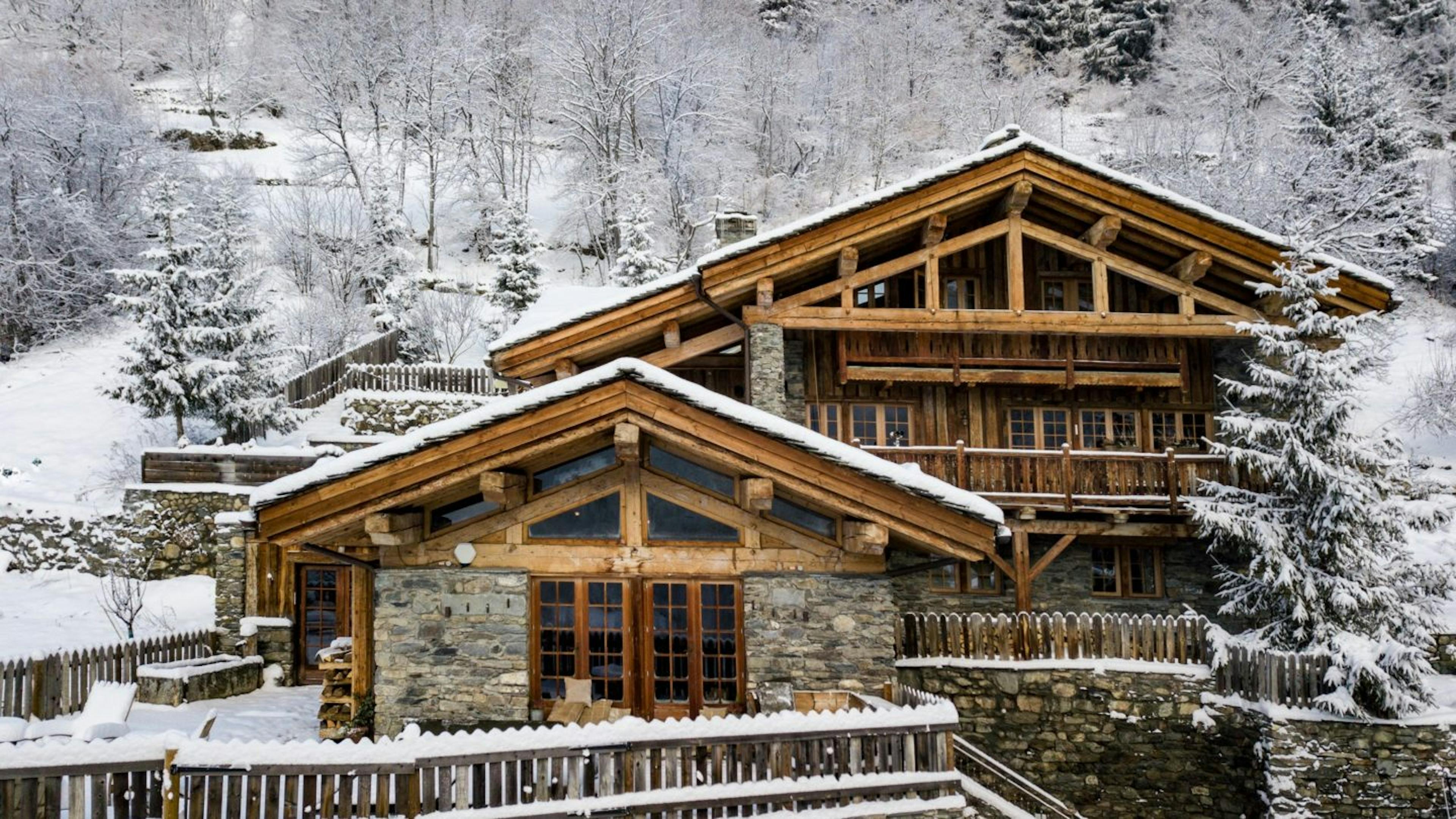 Exterior of CHALET HIBOU AND CHALET PELERIN