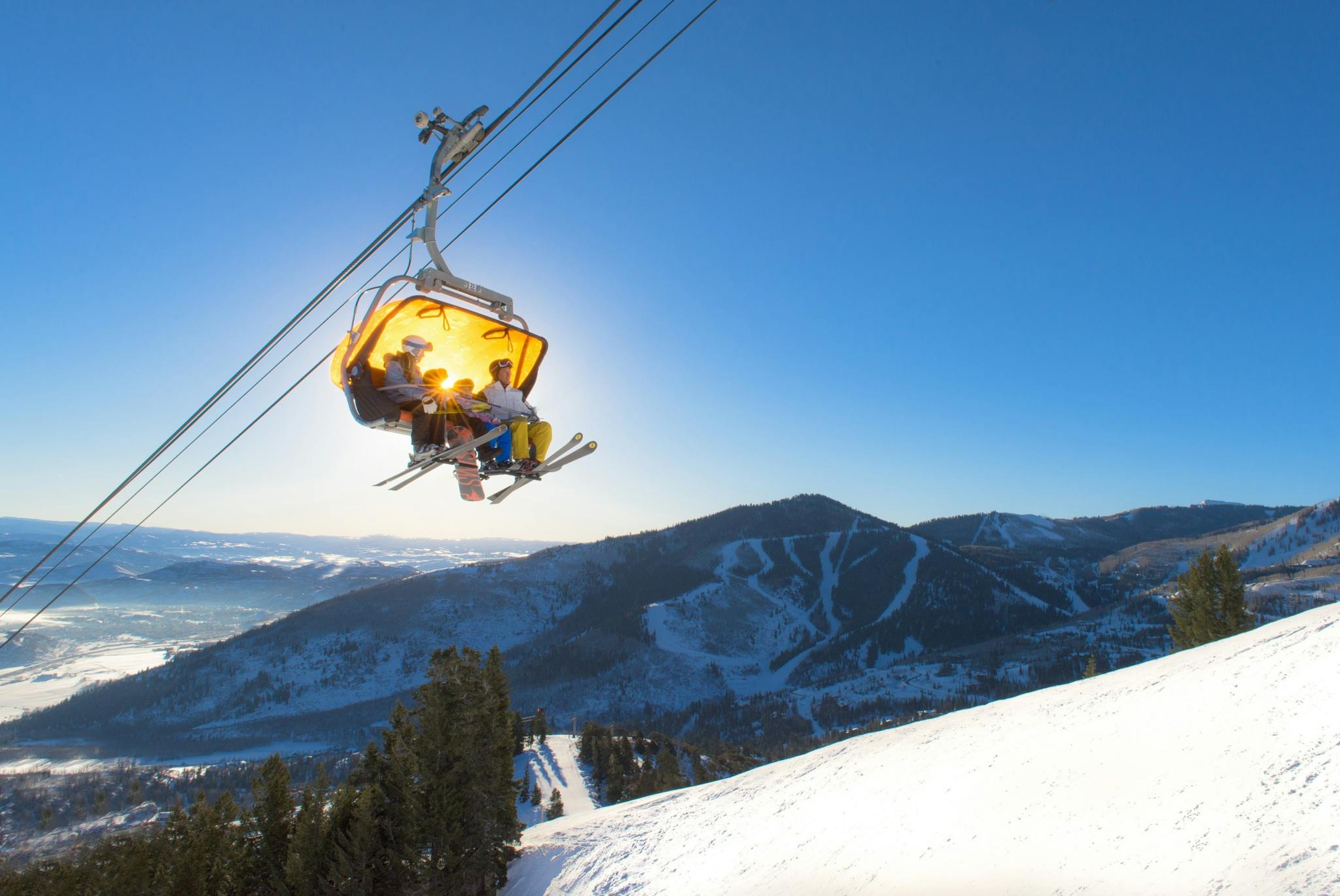 outdoor family winter time, family ski trips