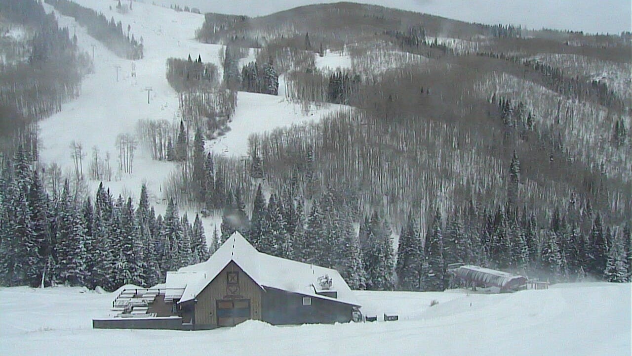 Vail, Beaver Creek Extend Ski Seasons + Colorado Closing Dates 