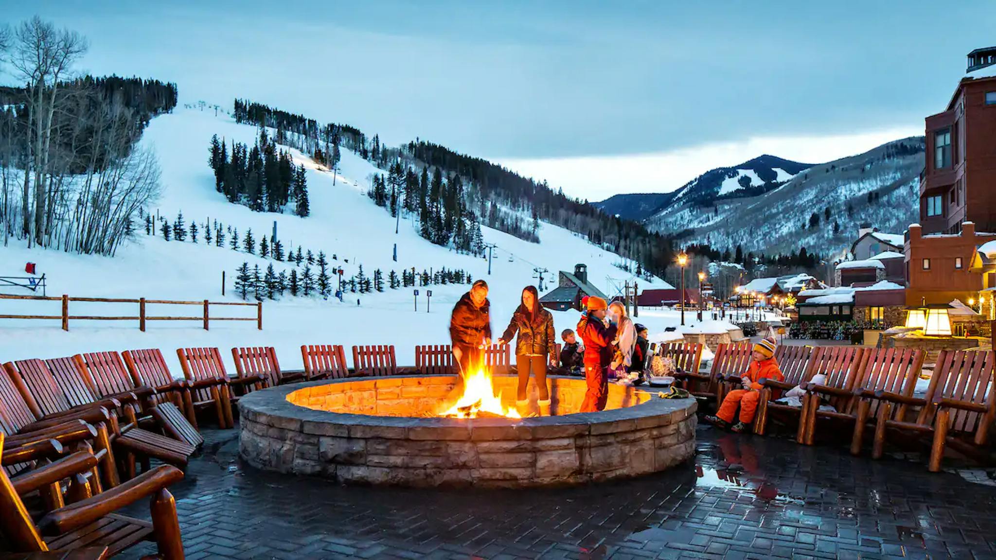 Park-Hyatt-Beaver-Creek-Resort-and-Spa-P183-Smores-Evening.16x9.webp