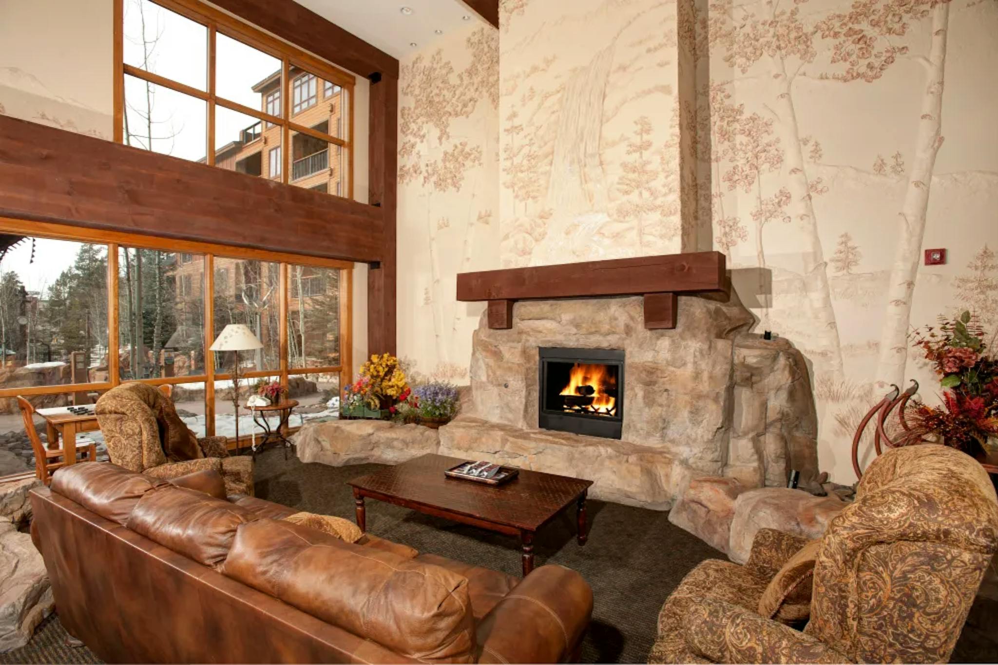 Springs-lobby-1000x665-1.webp