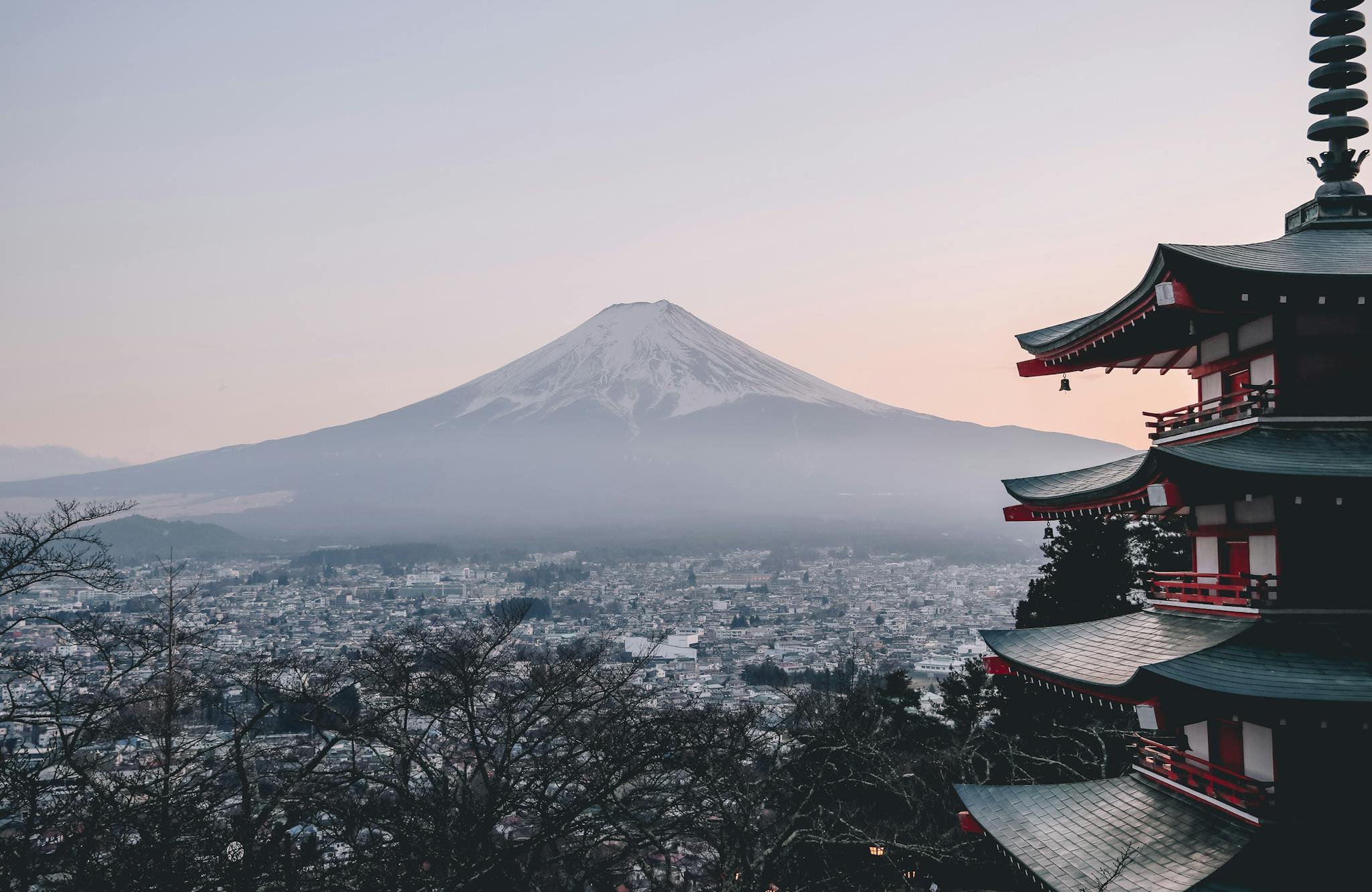 Ski Japan with views of Volcanoes 