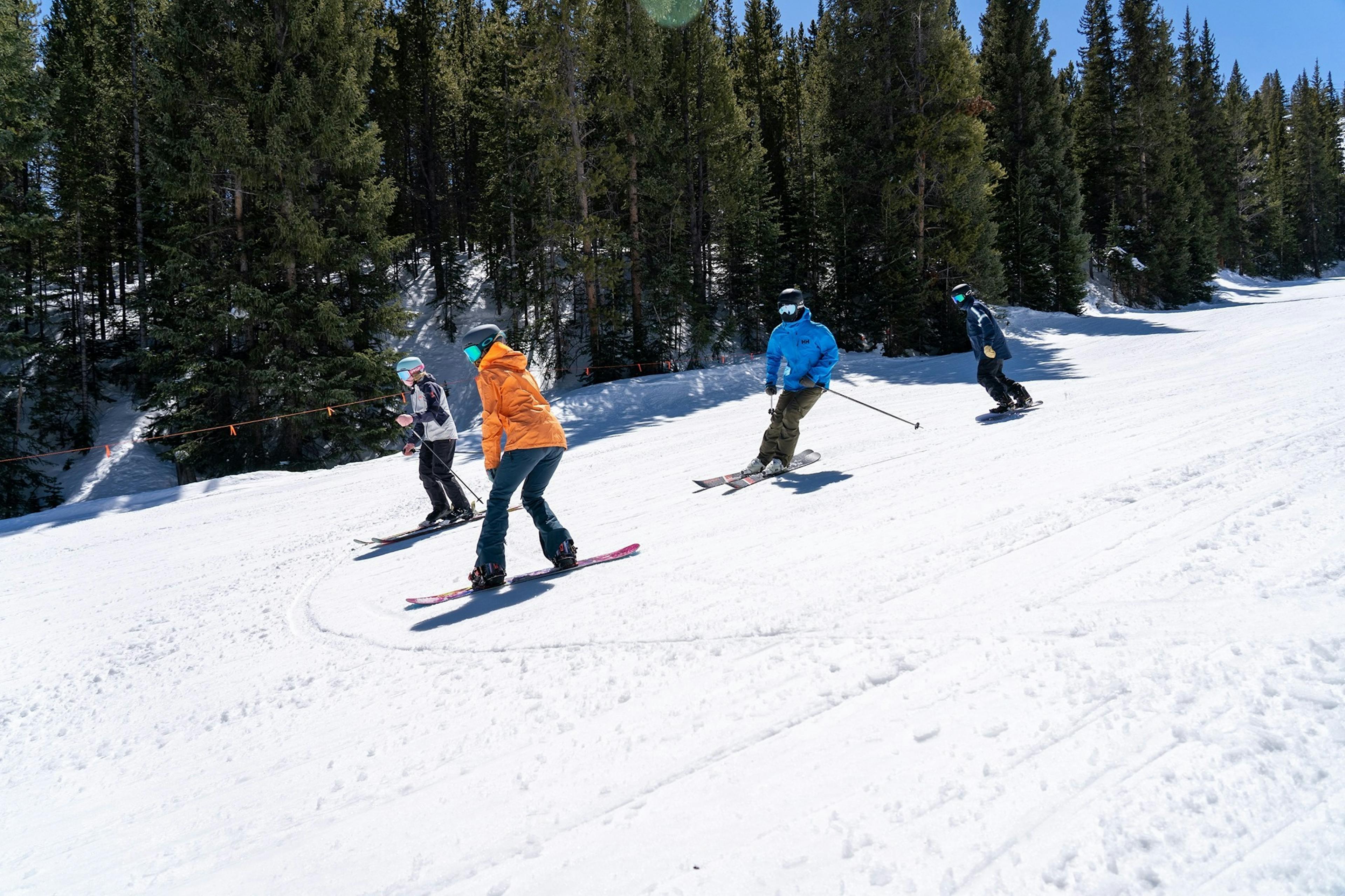 Breckenridge may skiing and closing date