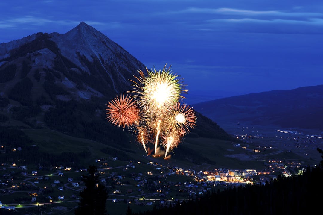 Top ski resorts for New Year&rsquo;s Eve fireworks | To The Mountains Blog by