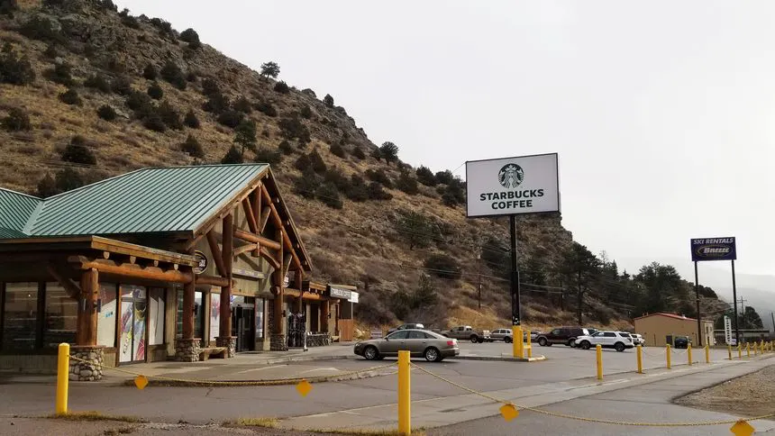 Starbucks and Breeze ski rentals shop at Dumont