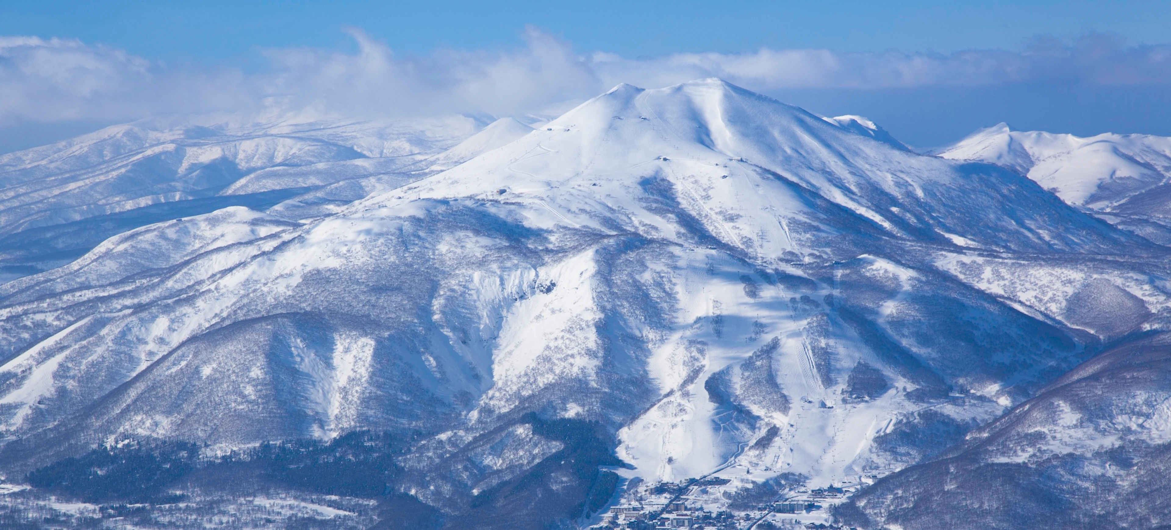 Snowy slopes at Niseko United, Japan