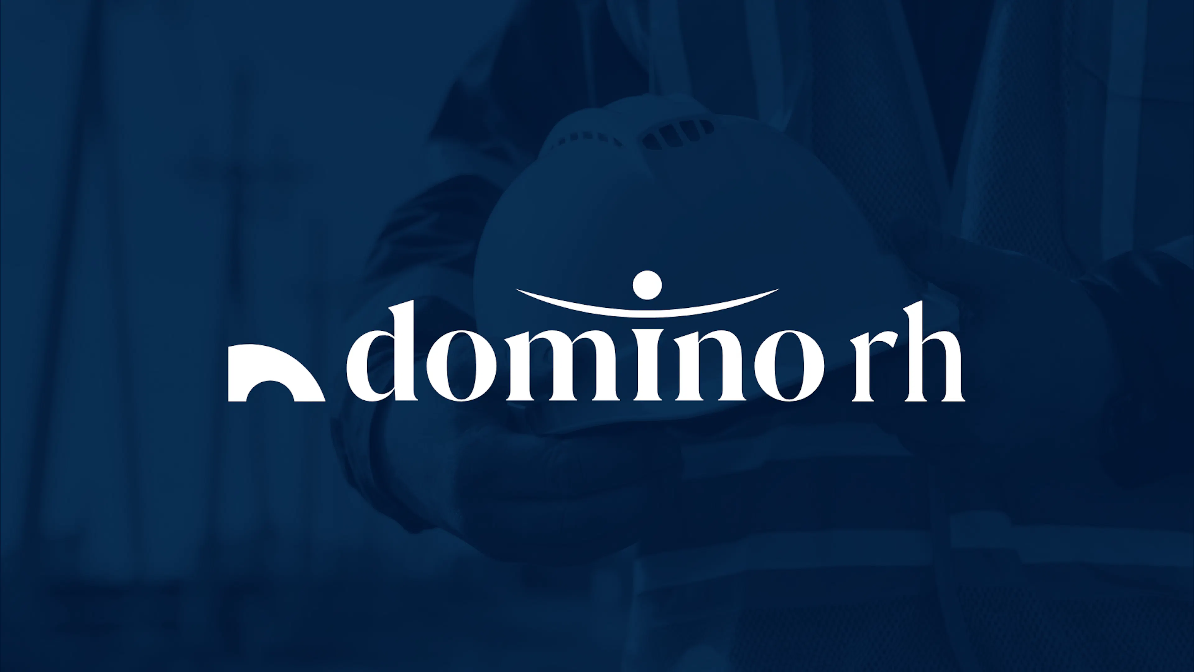 Logo Domino RH sur fond bleu