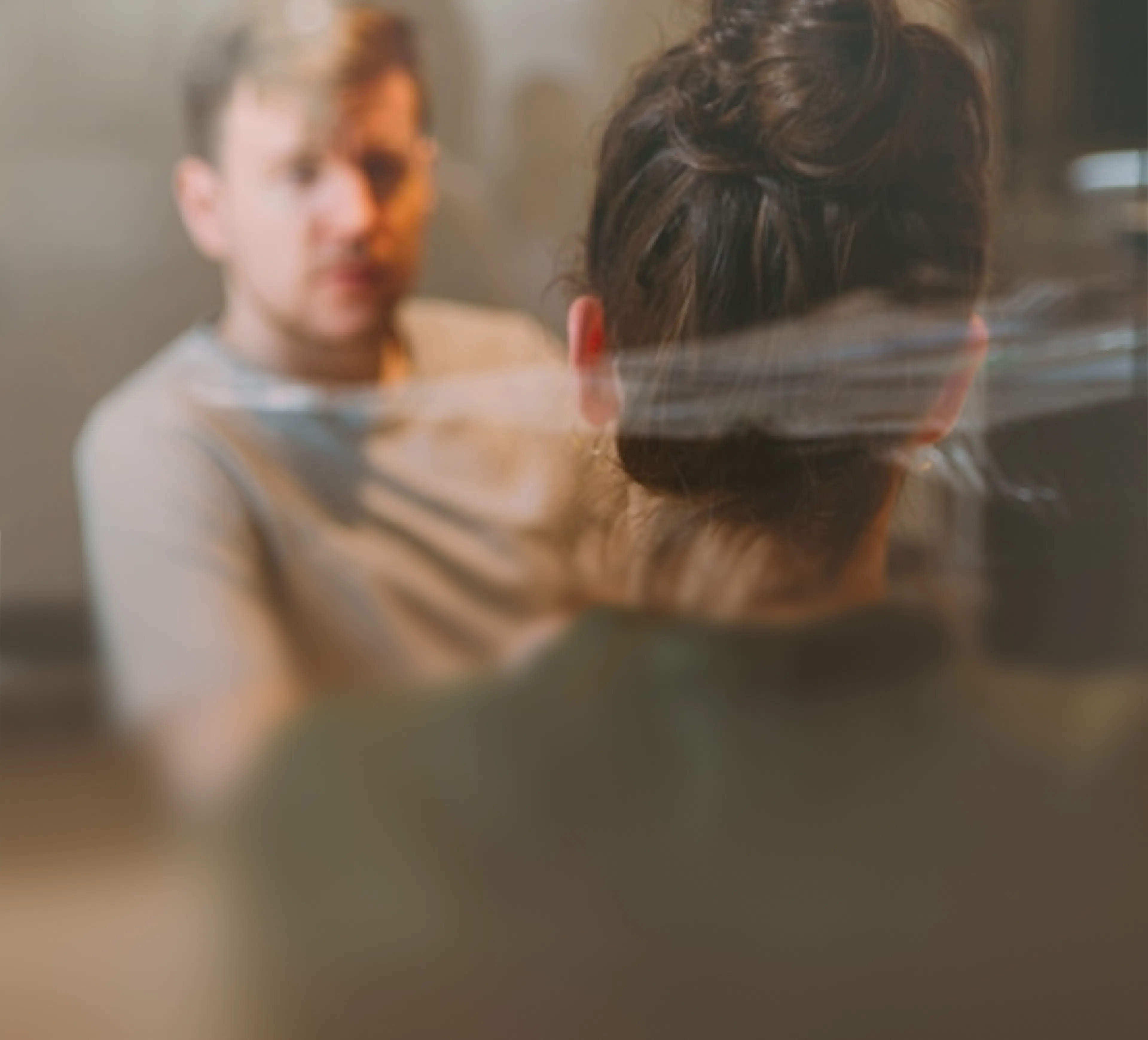 Deux collaborateurs en entretien