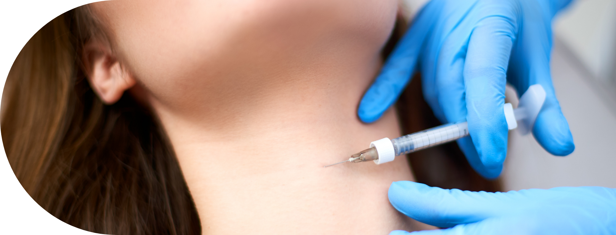 woman having a Nefertiti neck lift