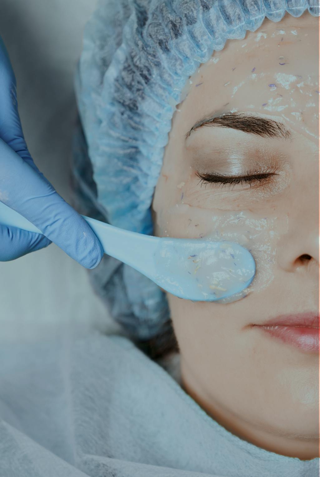 woman having obagi blue radiance treatment