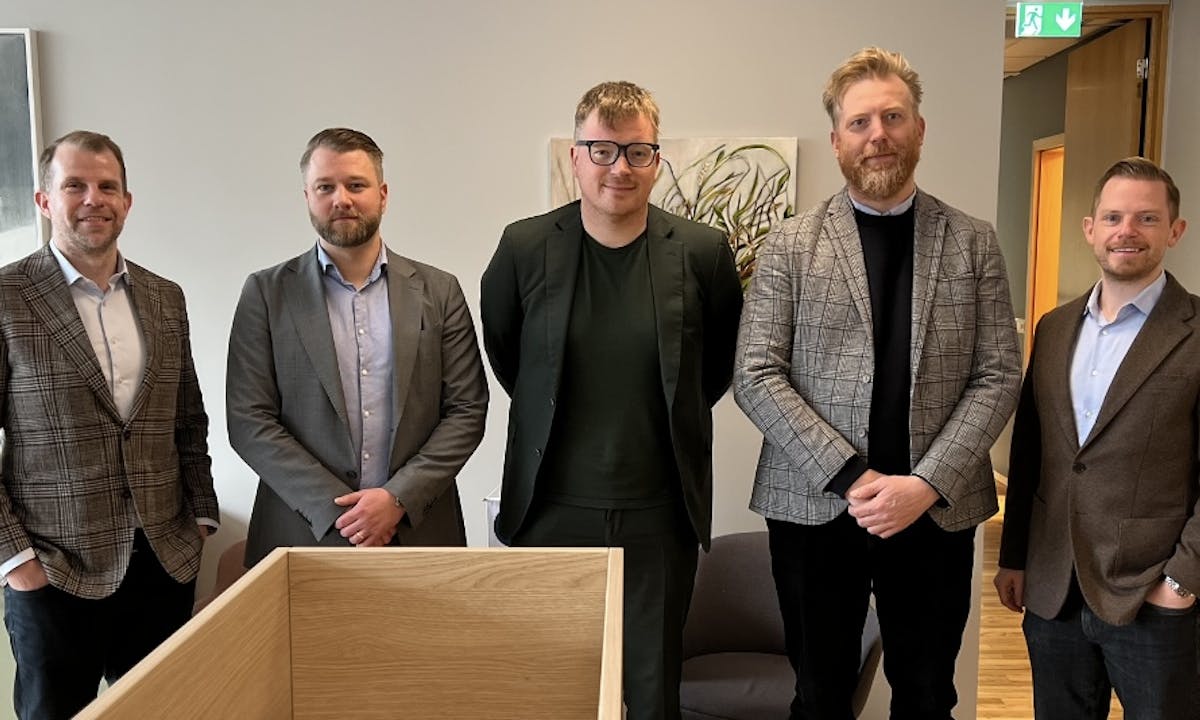 Tómas Eiríksson meðstofnandi Lagavita, Steinar Örn formaður FHSS, Jóhann Gunnar formaður SL, Hjalti Einarsson framkvæmdarstjóri Þjónustuskrifstofunnar og Jóhannes Eiríksson meðstofnandi Lagavita.