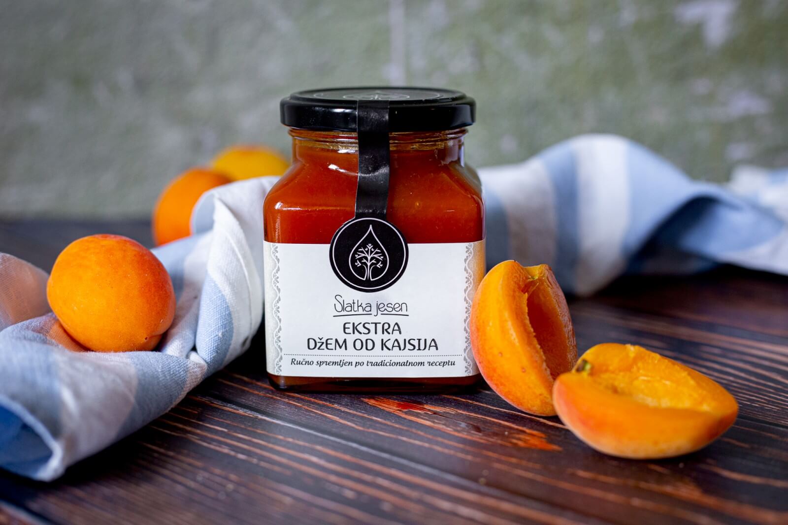 Džem od kajsija, scenska slika