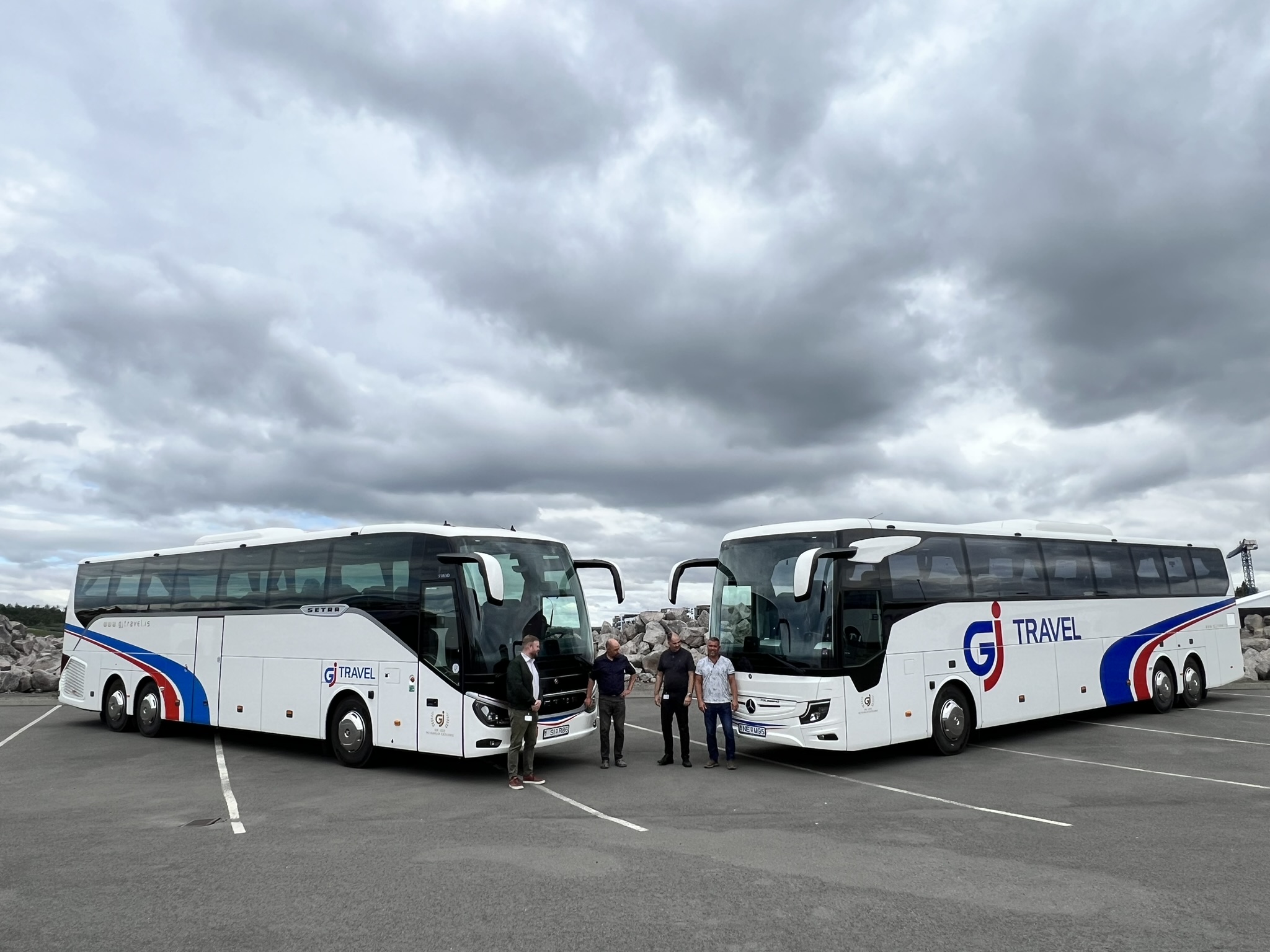 Glæsilegir Setra og Mercedes-Benz Tourismo hópferðabílar
