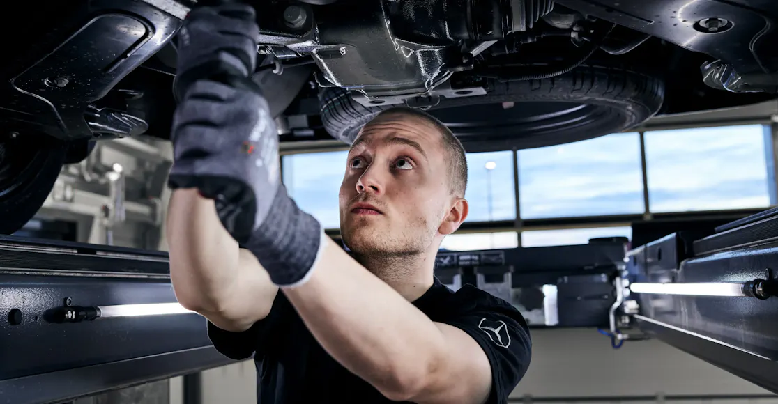 Unnið að viðgerð á verkstæði atvinnubíla