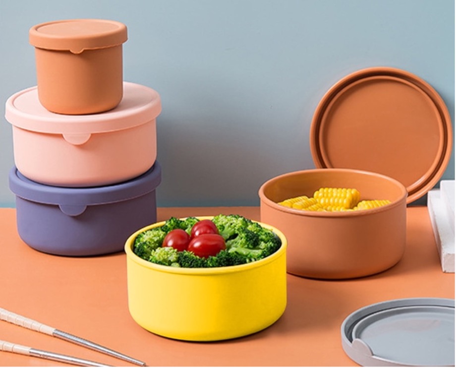 Silicone bento bowls on the table