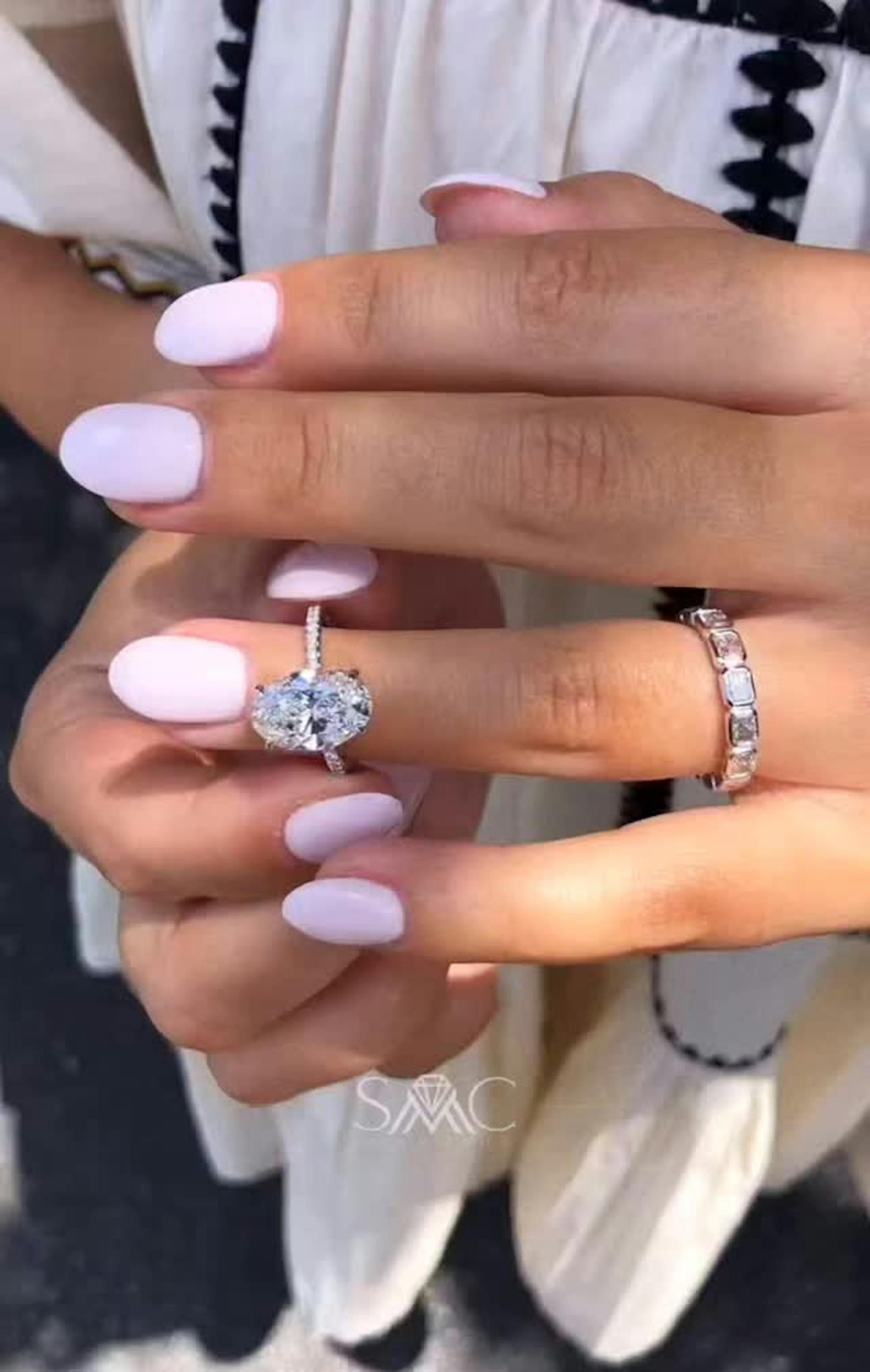 What Diamond Shape Looks the Biggest on a Finger?