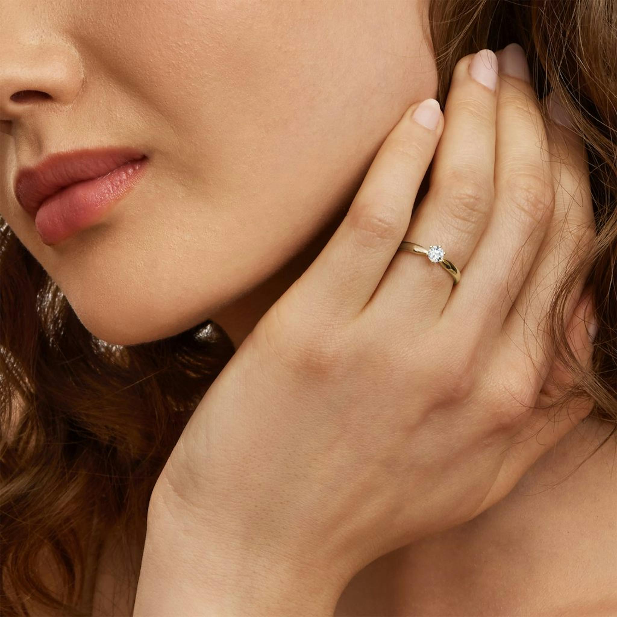 minimalist diamond engagement ring