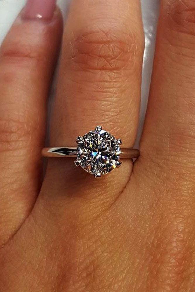 Classic vs. Modern Engagement Rings: How to Find the Perfect Style for Your Love Story