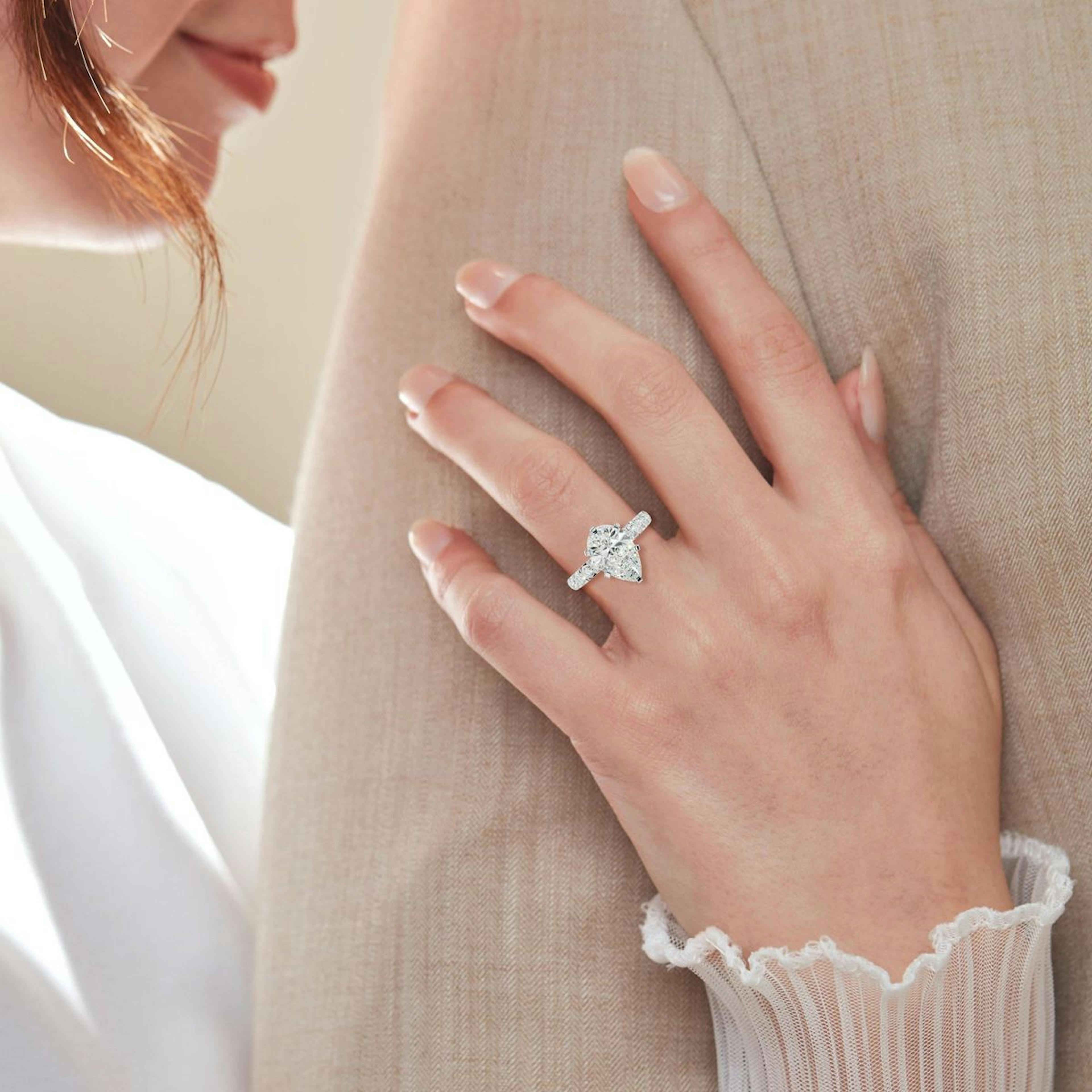 Brilliant Diamond Pavé Engagement Rings 