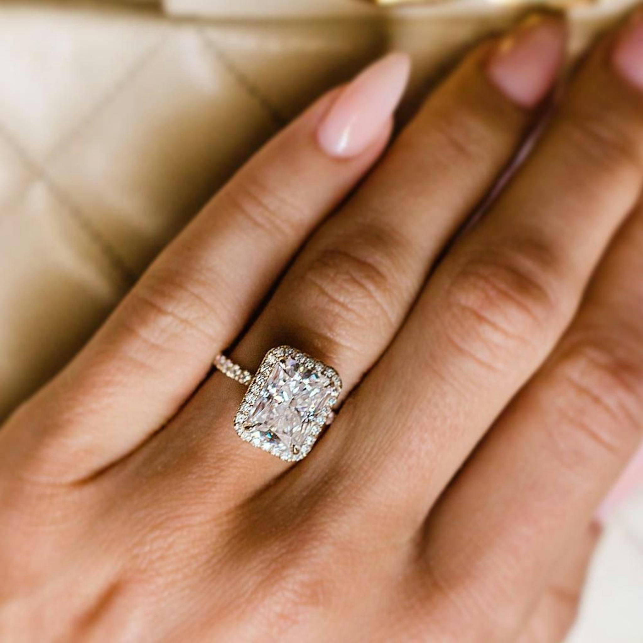 Pavé With a Touch of Colour