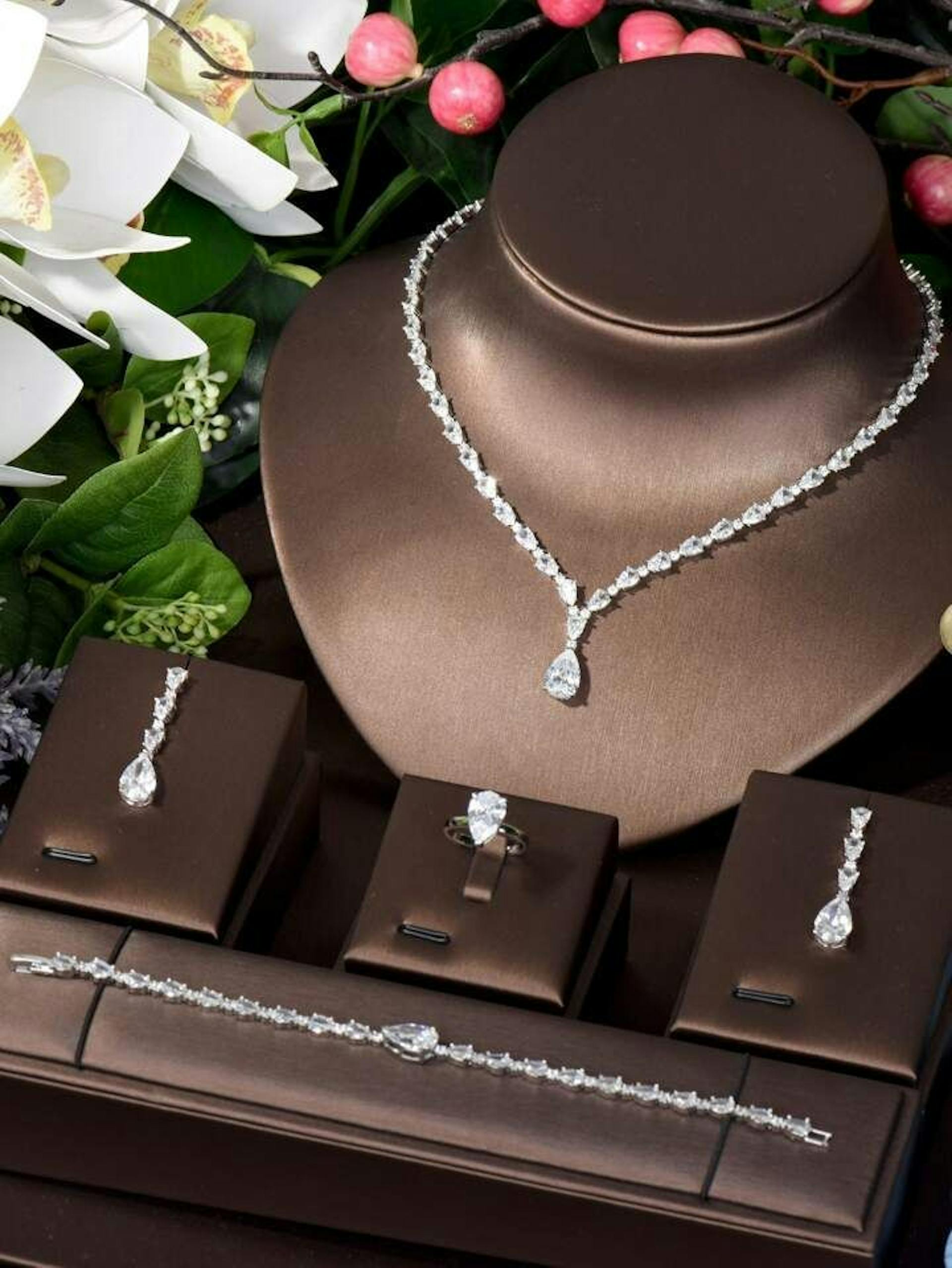 Diamond Necklaces & Pendants