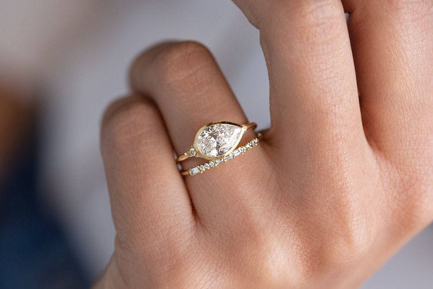 Sideways Pear (East–West Style)