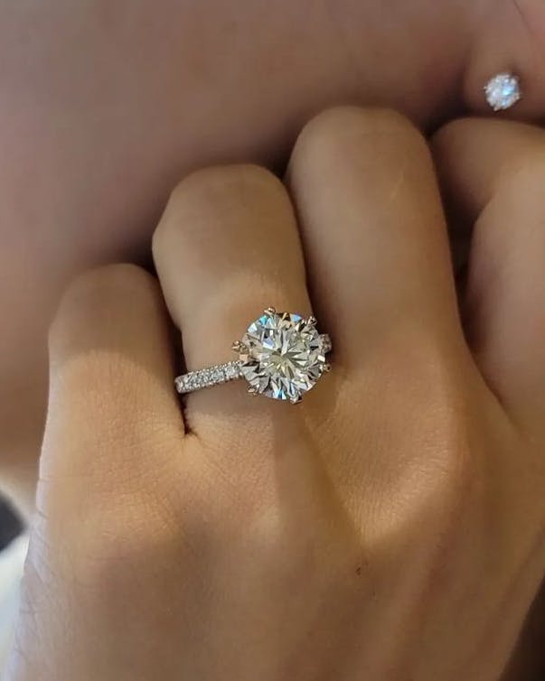 What Is a Solitaire Diamond Engagement Ring?
