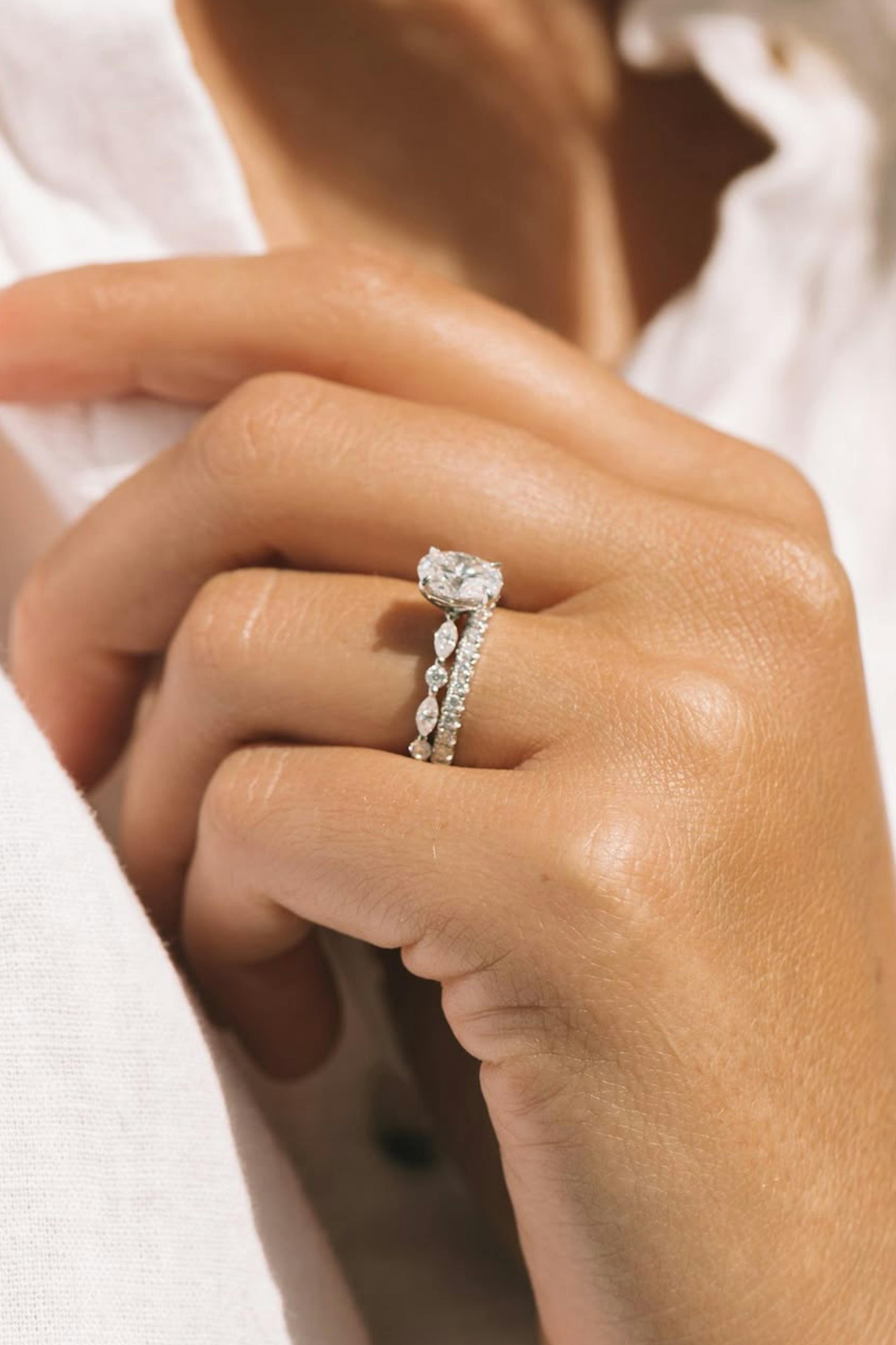 Minimal Diamond Bands