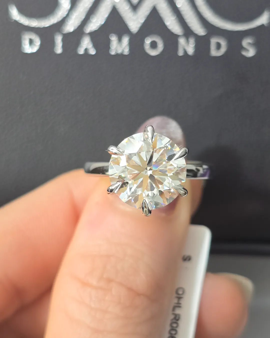 Round Brilliant Diamond Rings