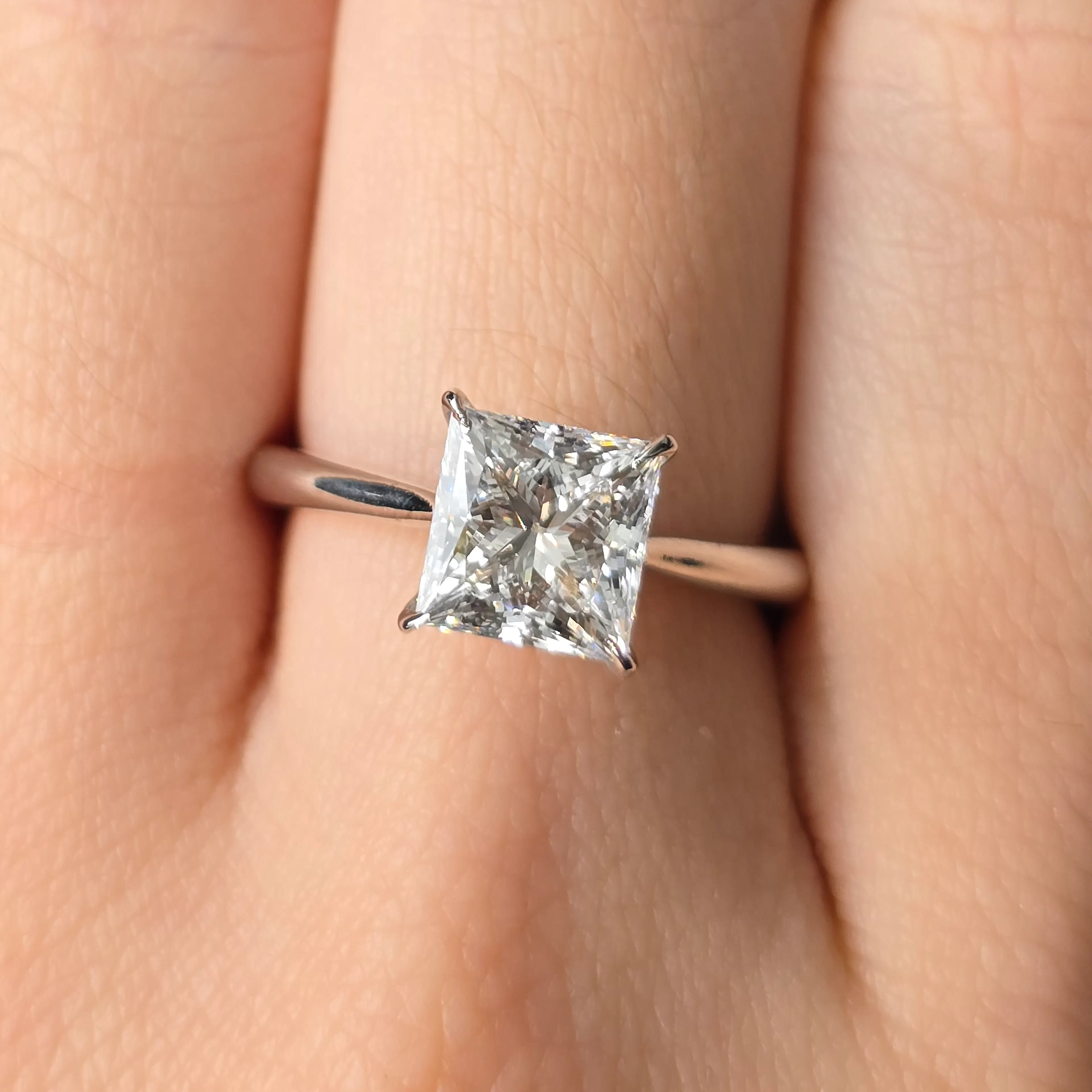Diamond Ring in - 14KT White Gold | 1142