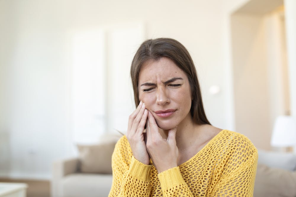 Causes of tooth sensitivity